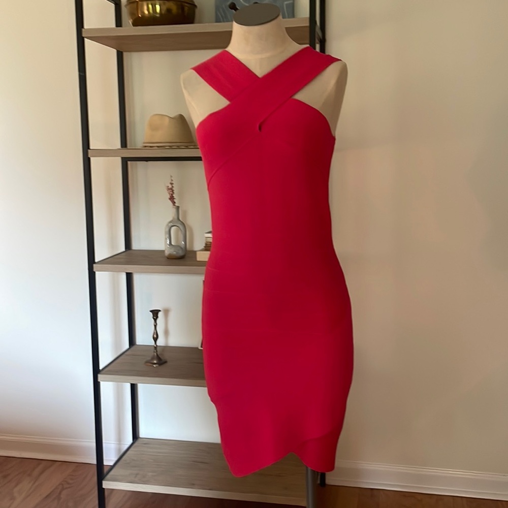 Guess gorgeous bright pink body con
